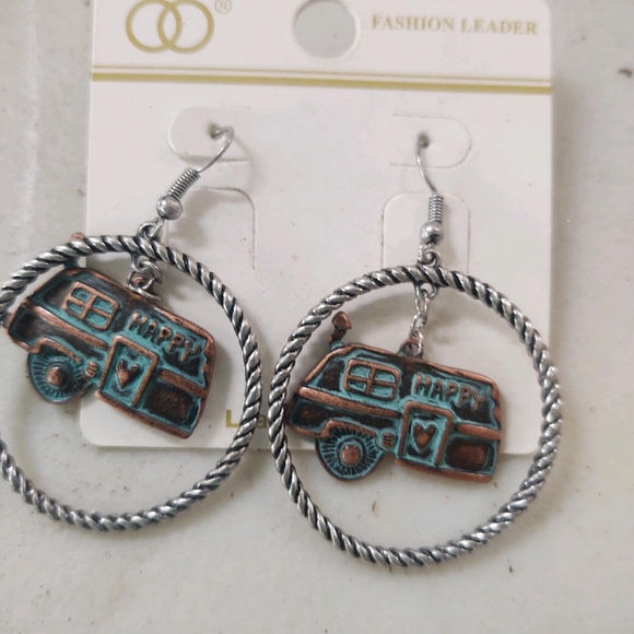 earrings - Picture 2 of 3
